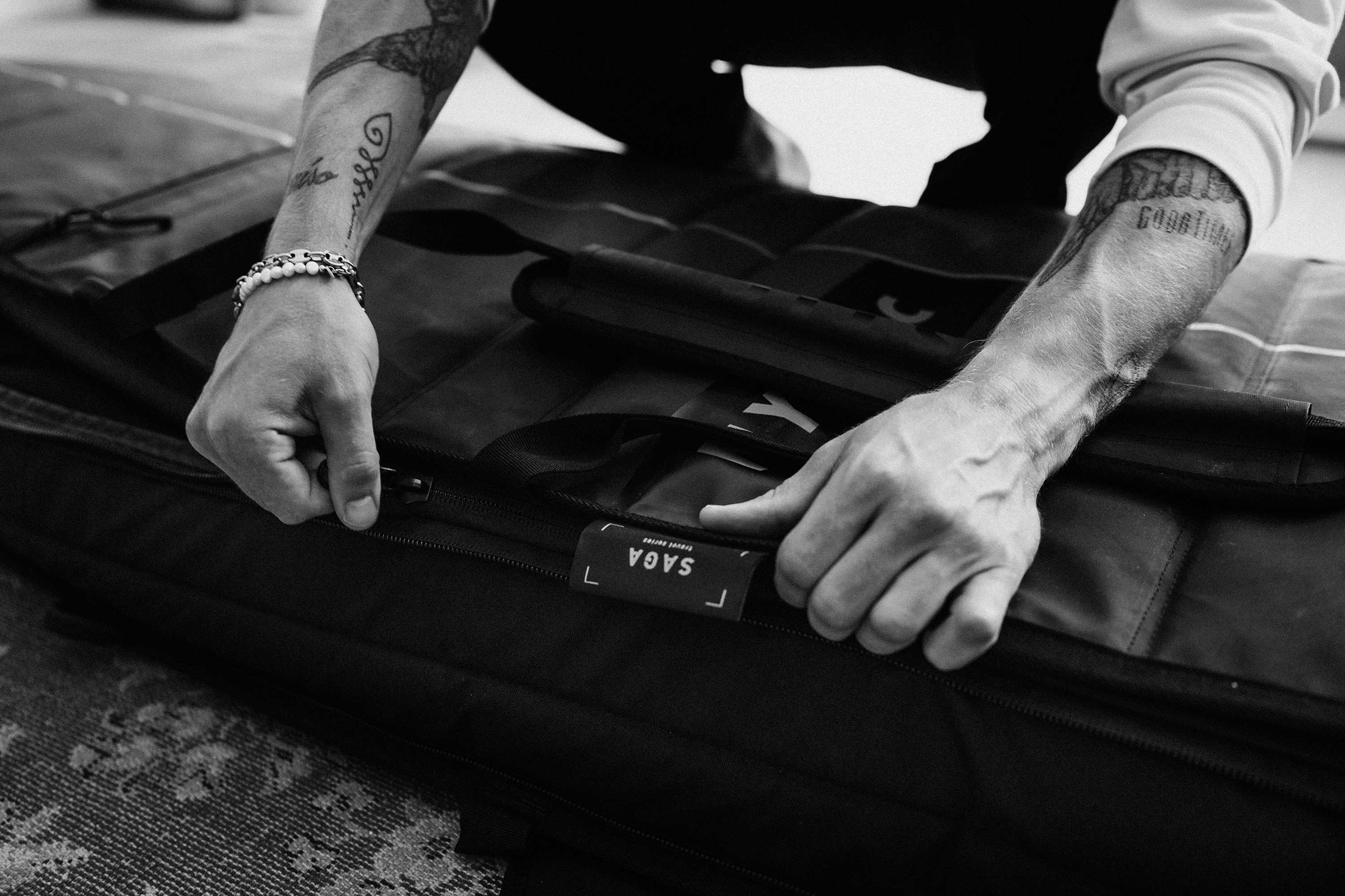 Saga Surf Boardbag | Black