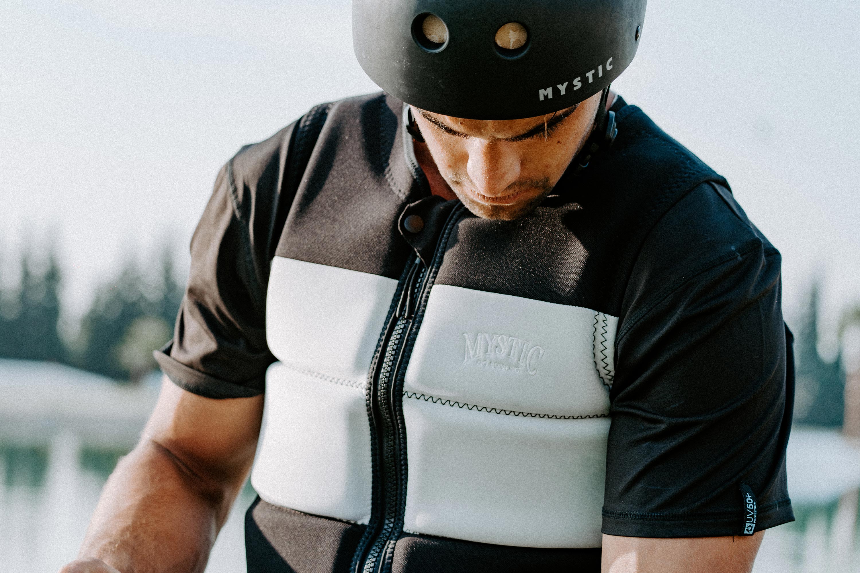 Peacock Impact Vest Fzip Wake | Oxblood Red